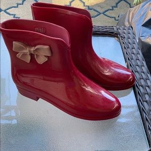 Rain booties size 6